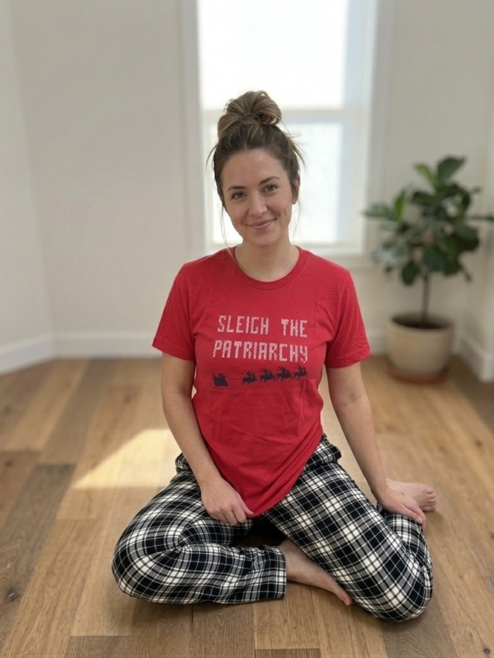 Bella Canvas Red Graphic “Sleigh The Patriarchy” Crew Neck Long Soft Tee S